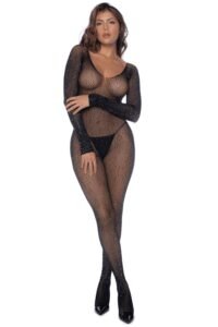 Combinaison résille femme noire à manches longues et strass portée avec des escarpins