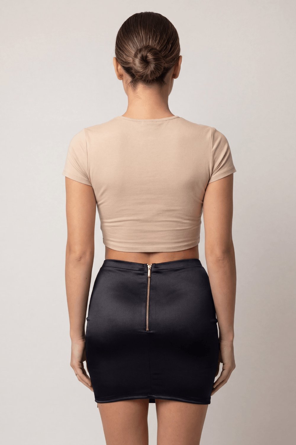 Jupe simili cuir noir Elena à chaînettes – Be Lily