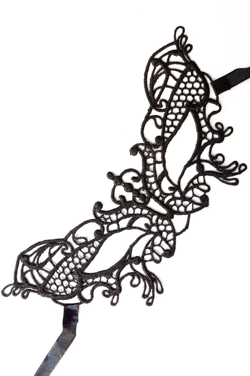 Loup dentelle sexy noir motif papillon